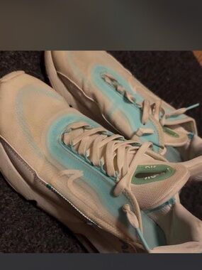 Nike Women's White and Light Blue Sneakers